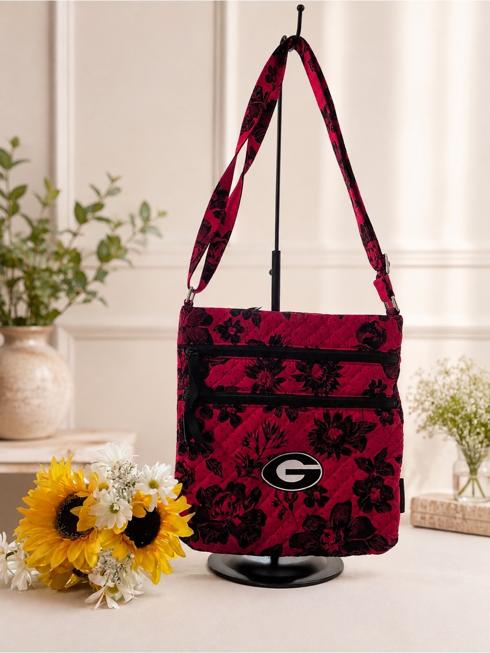 Vera Bradley Georgia Bulldogs UGA Triple Zip Hipster Crossbody Red Black Floral